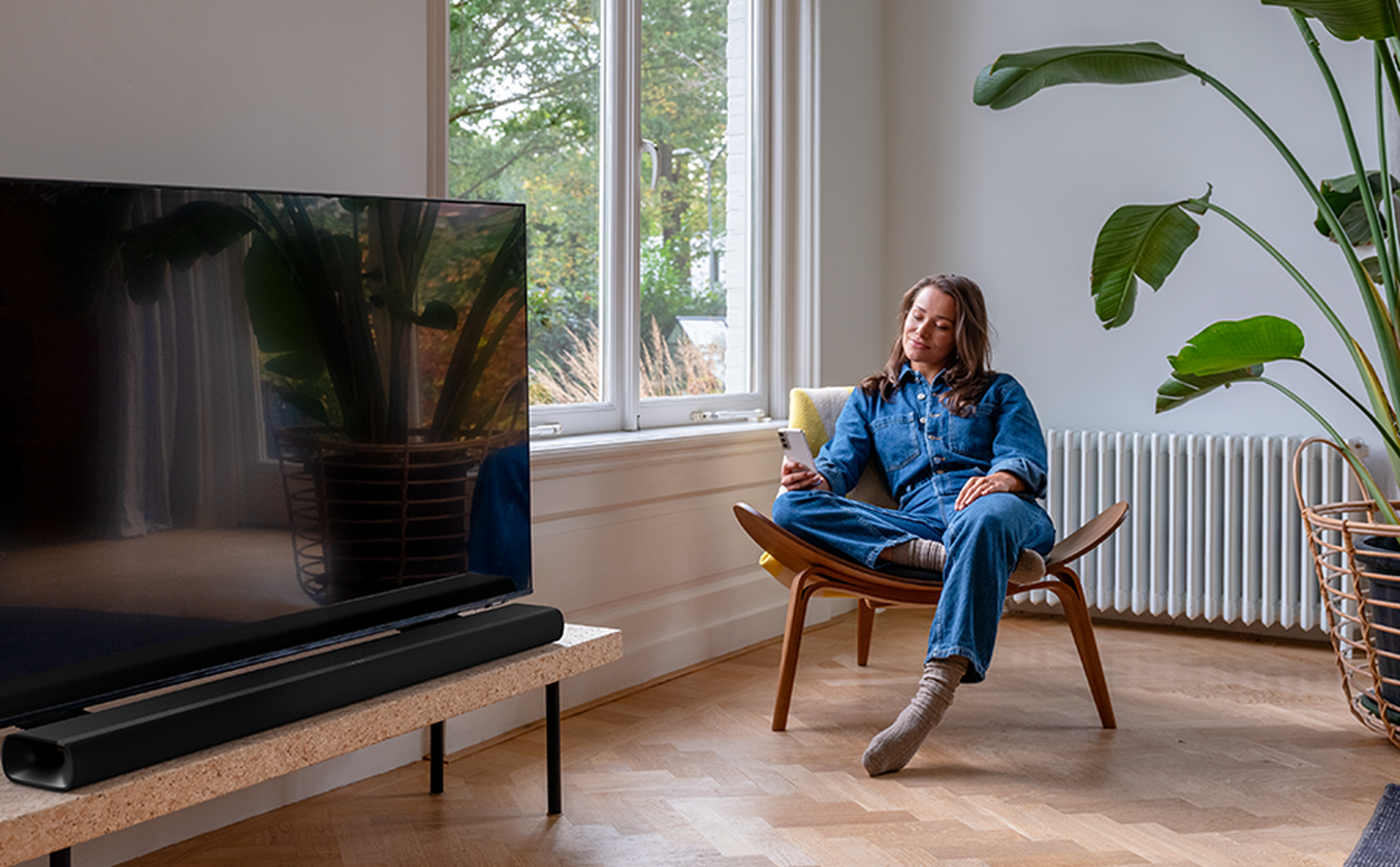 HK_Enchant_Bar_1100_Lifestyle_02_904x560px.png?sw=1356&sh=840